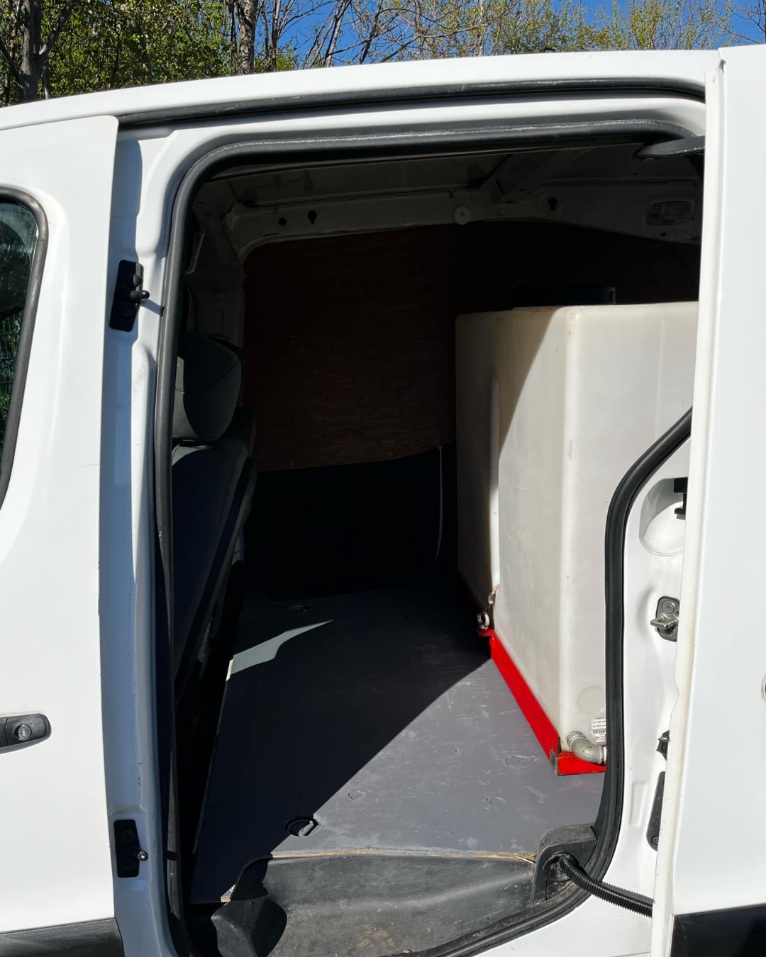 Small Jetting Van Peugeot Partner + Jetter